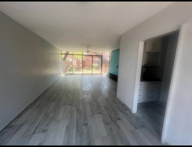 2 BEDROOM TOWNHOUSE FOR SALE IN ROSEVILLE